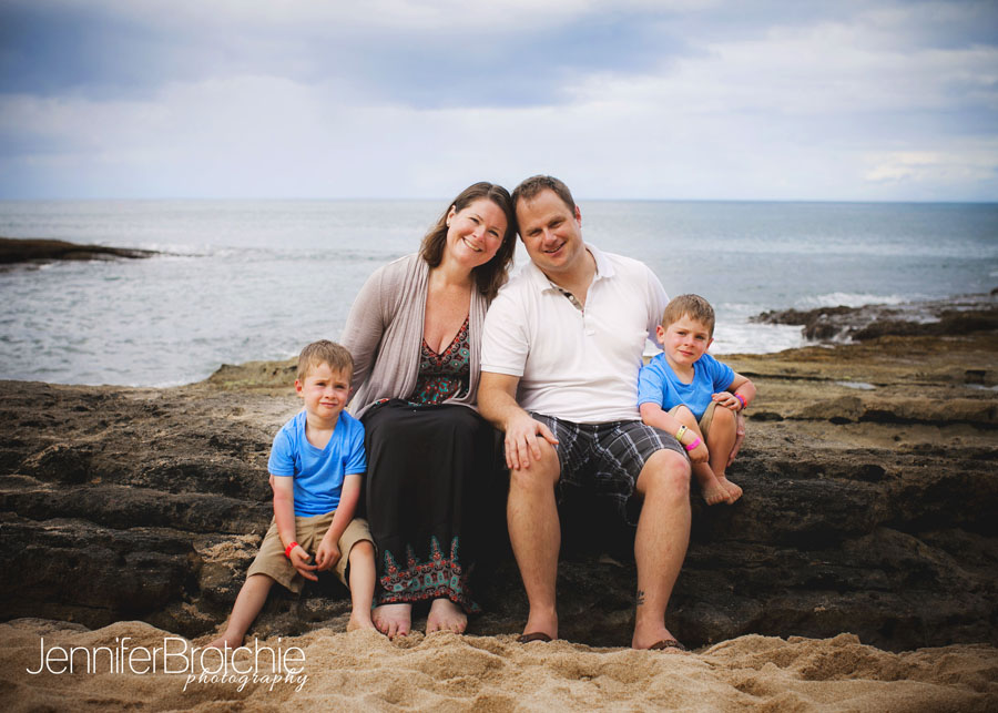 Disney Aulani Photographer at the beach with a family and children.