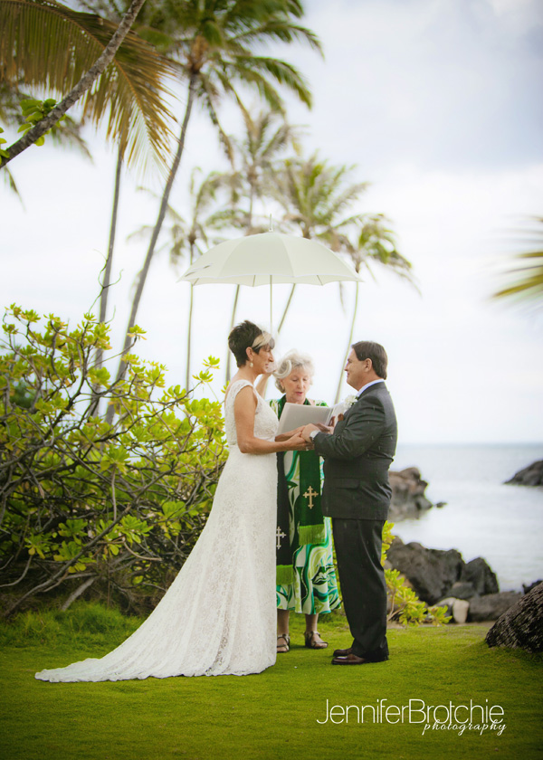 officiant beach wedding oahu hawaii picture