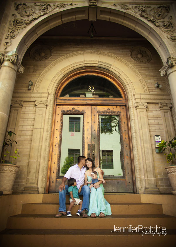 hawaii family photographer in honolulu, oahu amidst architecture