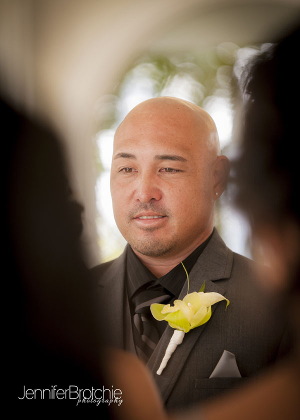 hawaii bride magazine groom oahu wedding picture