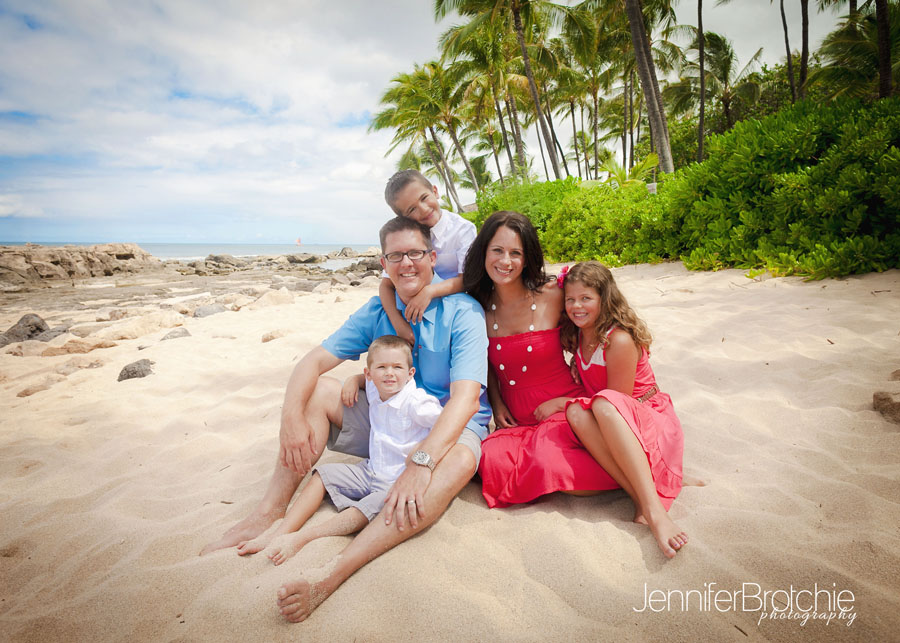 photography for family photos on the beach at disney aulani koolina near marriott children