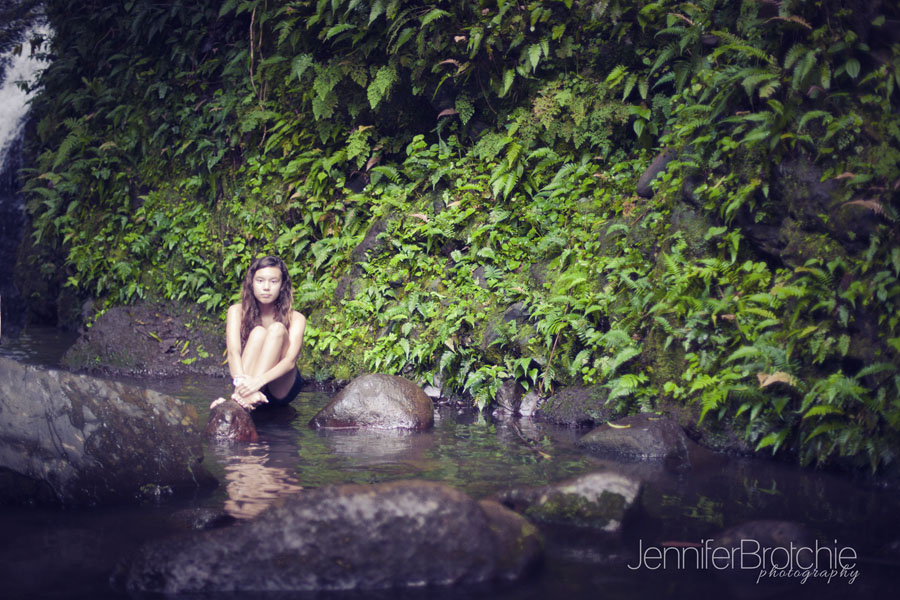 family photographer oahu hike