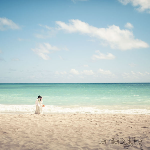 destination wedding in hawaii photography at the beach