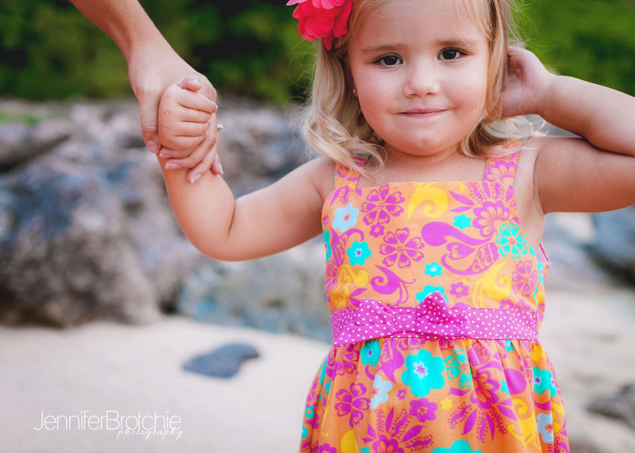 Children's professional photography on Oahu with pictures on the beach 