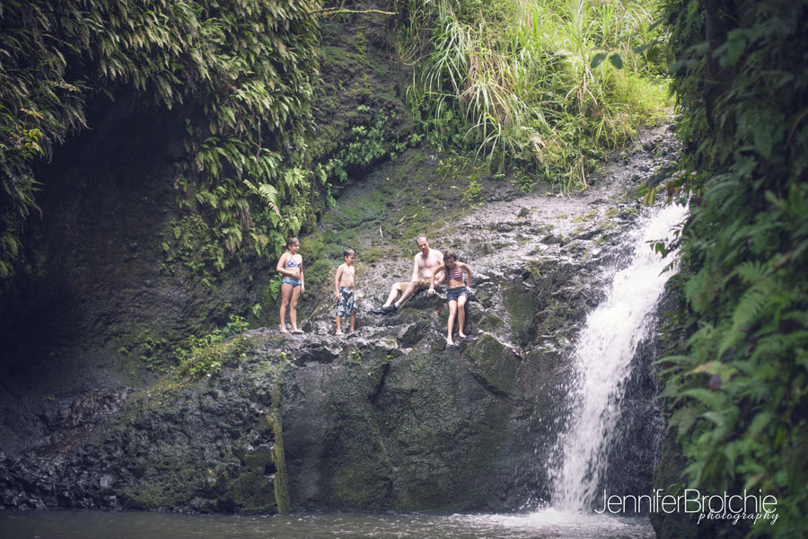 maunawili-falls-things-to-do-oahu-waterfall-family-photography-hikes