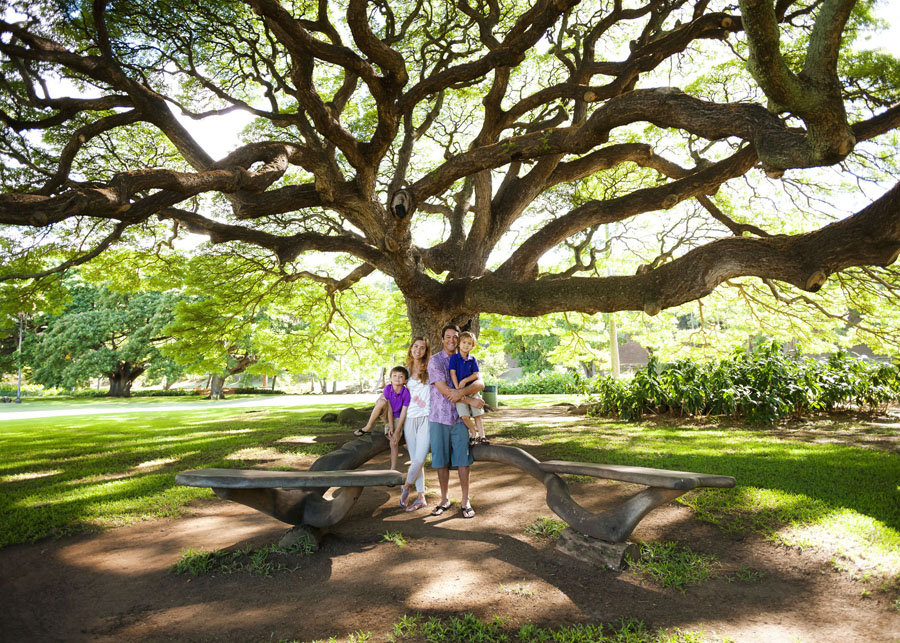 oahu family photographer in hawaii at moanalua gardens serving disney aulani at children near waikiki