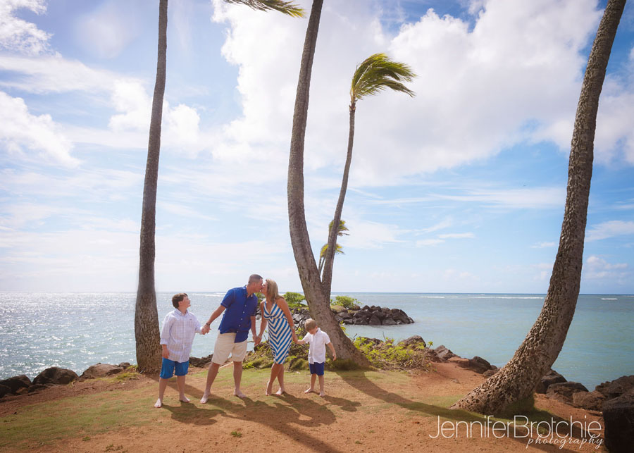 waikiki honolulu photographer family couples engagement