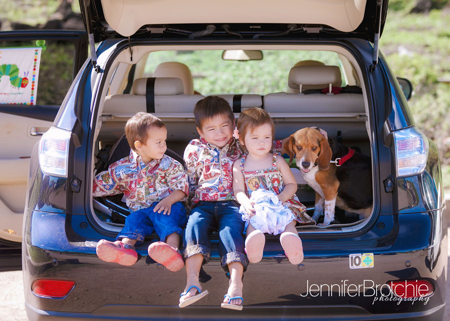 oahu family photographer Christmas photos by the beach