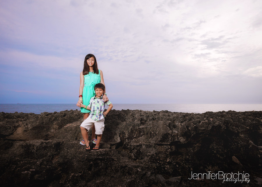 hawaii wedding photographer in oahu at the disney aulani koolina