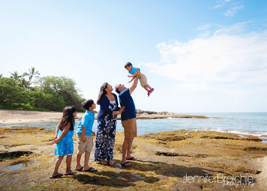 oahu family portraits on the beach