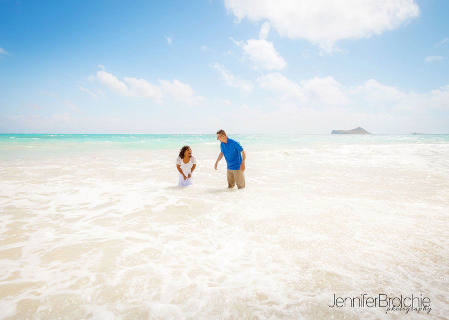 professional engagement sessions on the beach, oahu