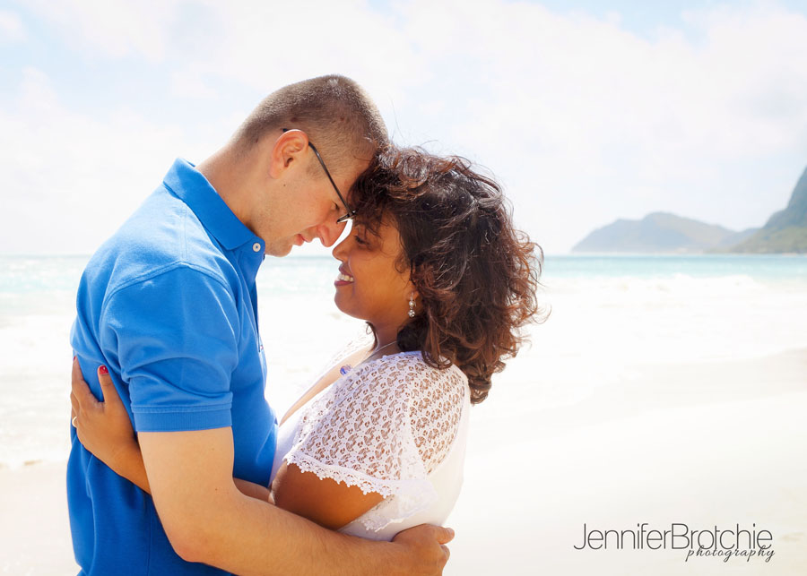 couples photography engagement oahu beach