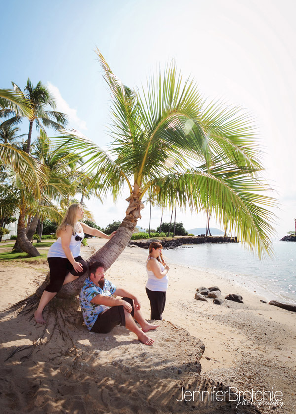large family group photos on the beach in oahu