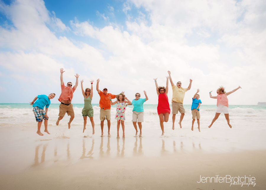 what to wear at a family photo shoot in hawaii, oahu