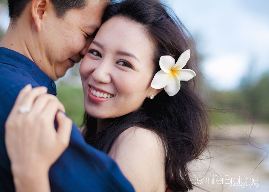 pictures on the beach, engagement sessions, oahu