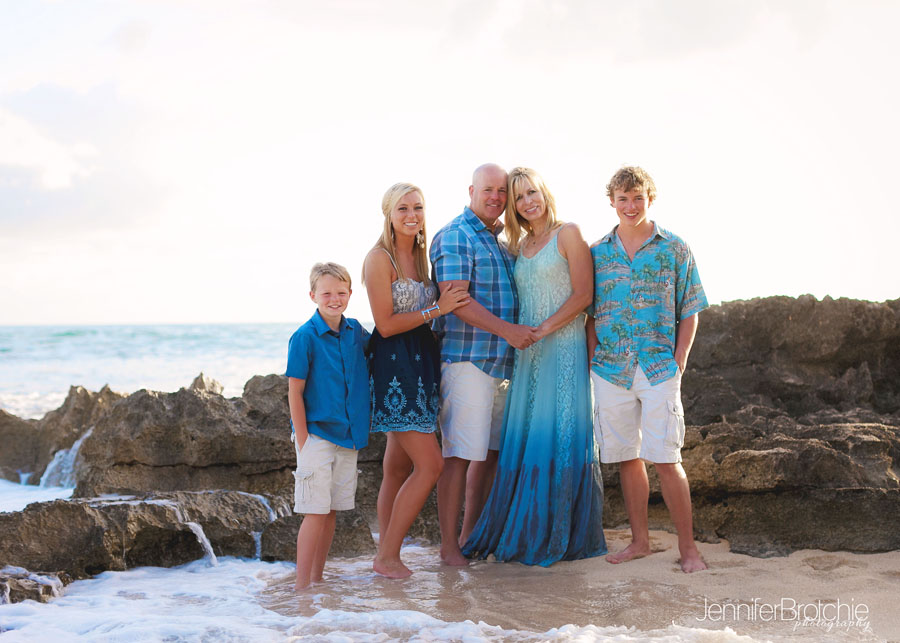 Oahu Professional family photography on the beach, disney aulani, jw marriott, hawaii, large groups