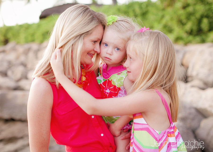 Hawaii Family Photographer on Oahu, vacation pictures at disney aulani, turtle bay resort, north shore, waikiki, professional, large groups