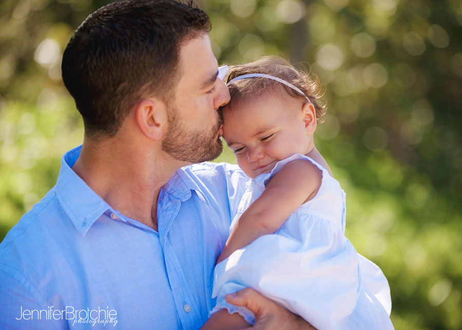 Professional photography on Oahu, vacation photos, Disney Aulani, Marriott Beach Villas, JW Marriott, photos on the beach, portraits, candids, fun