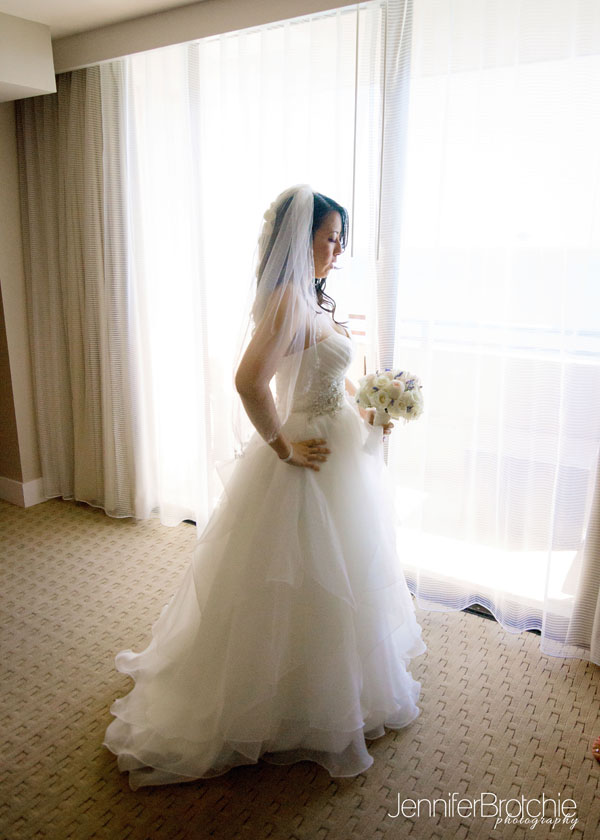 Oahu Wedding and Family Photographer, Waikiki, Hawaii, Hyatt Regency, Hotel Venues, Bridals, Groom, Flowers, Reception Sites, Ceremony Site, Near the Beach