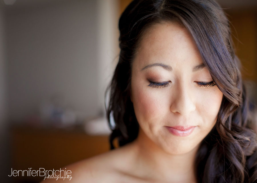 Oahu Wedding and Family Photographer, Waikiki, Hawaii, Hyatt Regency, Hotel Venues, Bridals, Groom, Flowers, Reception Sites, Ceremony Site, Near the Beach