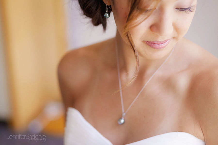 Oahu, Hawaii, Wedding Photographer, Waikiki, Hawaii Prince Hotel, Bride and Groom