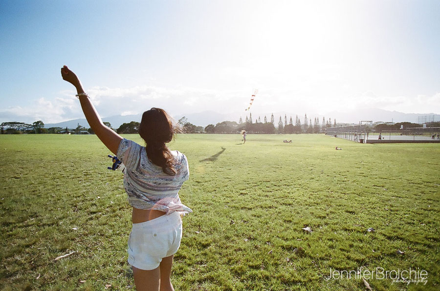 Film Photographer Oahu, Family Photographer in Hawaii, Disney Aulani Professional Vacation Photos, Kite Flying