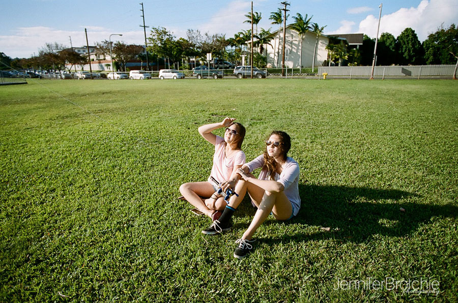 Film Photographer Oahu, Family Photographer in Hawaii, Disney Aulani Professional Vacation Photos, Kite Flying