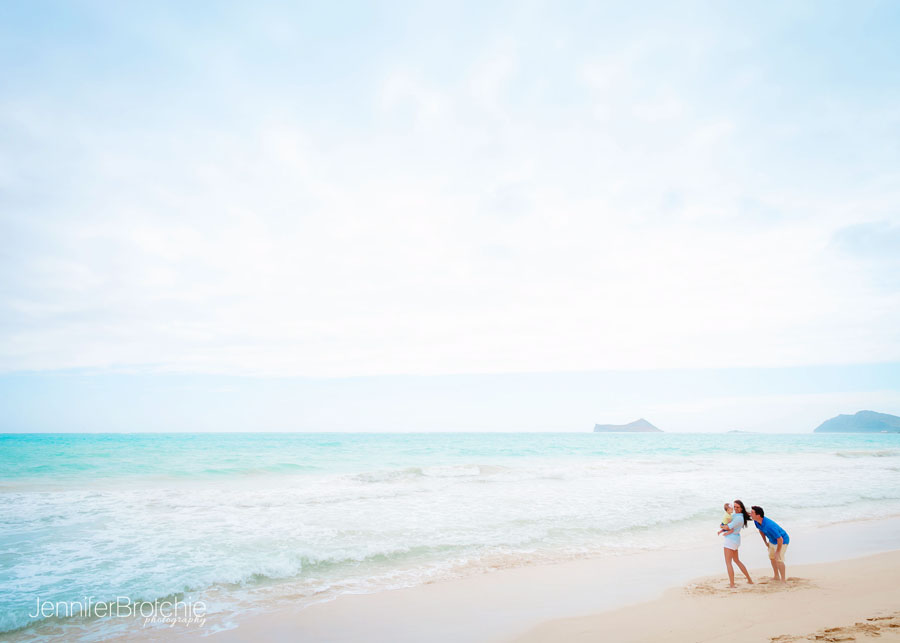 Photographer in Oahu, Vacation Beach Portraits, Kailua Family Photographer, Waikiki Professional Pictures, Affordable Photography in Oahu, Professional Photos in Disney Aulani Koolina