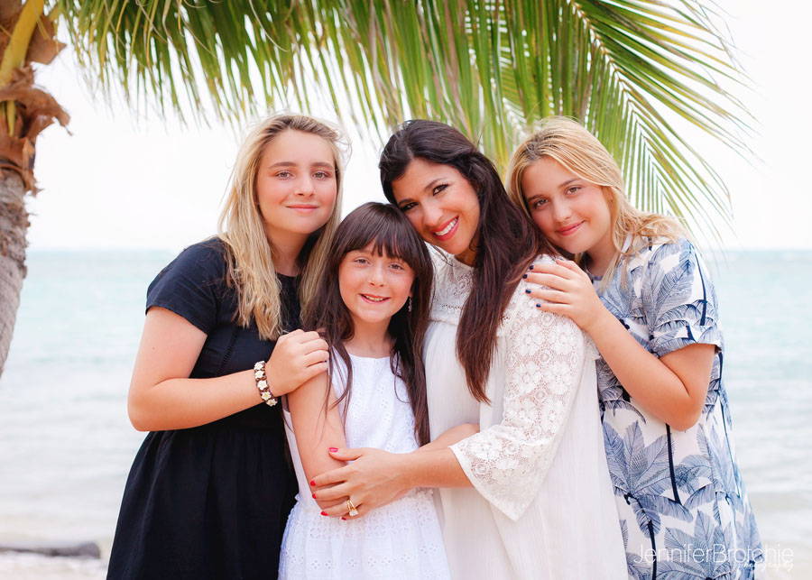 waikiki-disney-aulani-oahu-family-koolina-marriott-photographer-hawaii-best-affordable-portraits