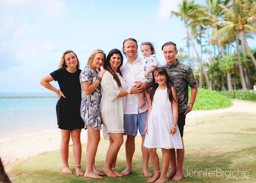 Photographer in Waikiki, Oahu Family Photographer, Beach Vacation Photos near Waikiki, Family Portraits Disney  Aulani, Koolina Photographer