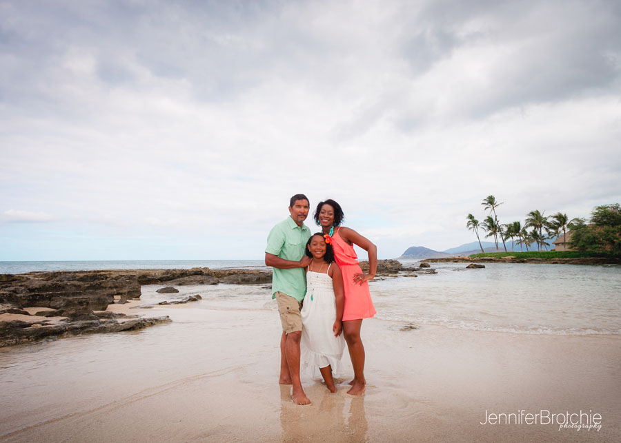 Oahu Family Photographer, Koolina Beach Photos, Waikiki Beach Pictures, Engagement photos on Oahu,  Vacation Family Pictures in Hawaii