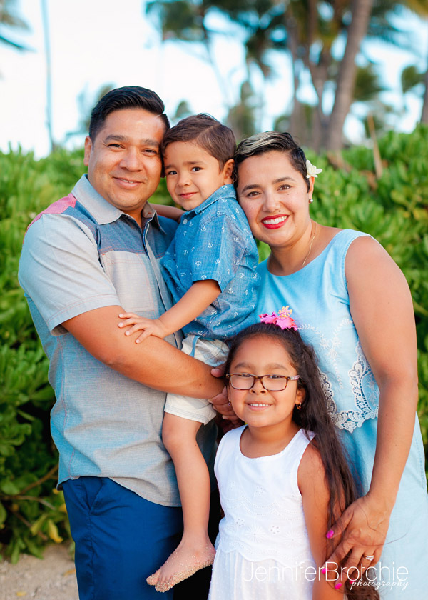 Oahu Photographer, Beach Photos in Waikiki, Disney Aulani Resort Photographer, Turtle Bay Portraits at the Beach, Family Pictures at the Beach, Best Affordable Oahu Photos