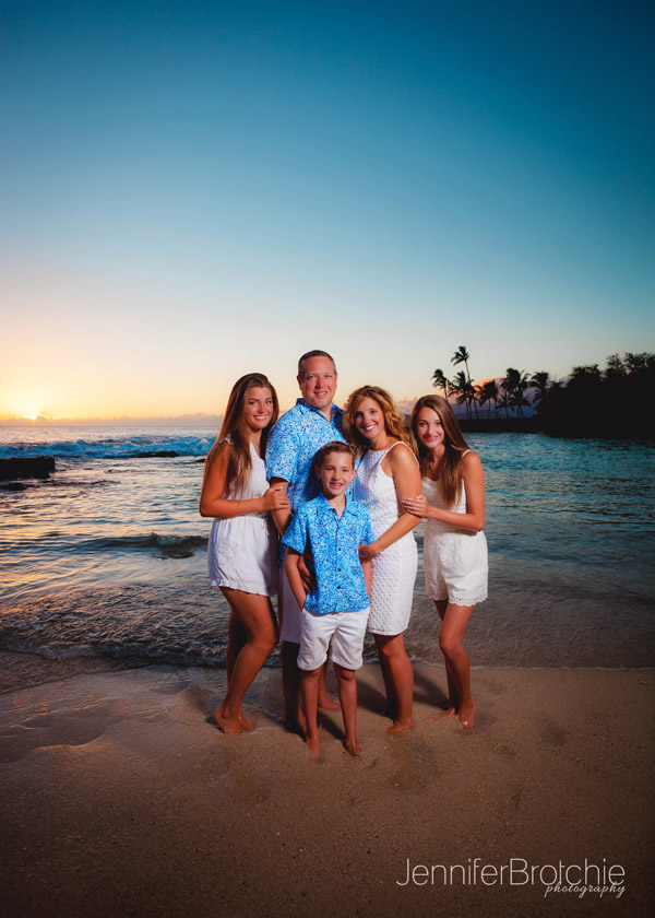 Oahu Family Photographer, Best Photographer on Oahu, Beach Photos in Waikiki, Sunset Pictures at Turtle Bay Resort, Large Group Portraits on Oahu, Disney Aulani Photographer in KoOlina