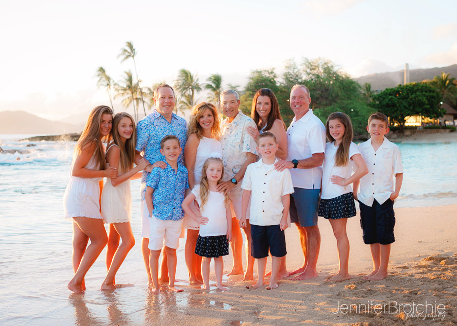 Oahu Family Photographer, Best Photographer on Oahu, Beach Photos in Waikiki, Sunset Pictures at Turtle Bay Resort, Large Group Portraits on Oahu, Disney Aulani Photographer in KoOlina