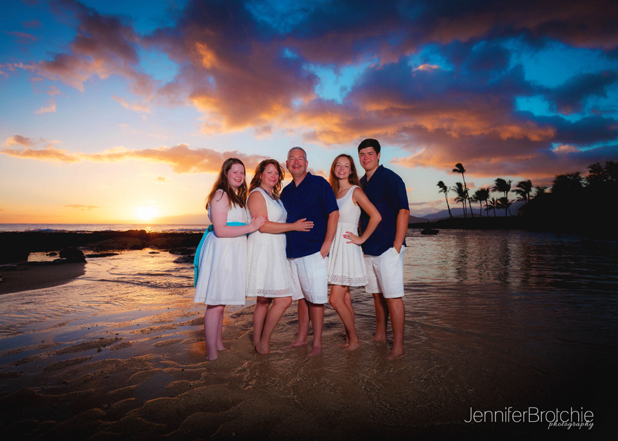 As the sun goes down, the atmosphere changes and becomes dramatic. 