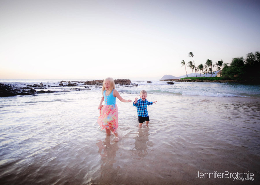 Oahu Family Photographer serving vacationing families lodging in KoOlina, Disney Aulani, Waikiki, and Turtle Bay Resort. Best Affordable Professional Oahu Photographer