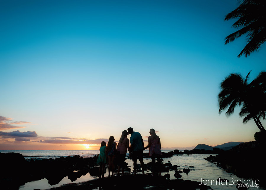 Family Beach Pictures in Oahu, Oahu Family Photographer, Disney Aulani Resort Photographer, KoOlina Photographer, Beach Photo Shoots Waikiki