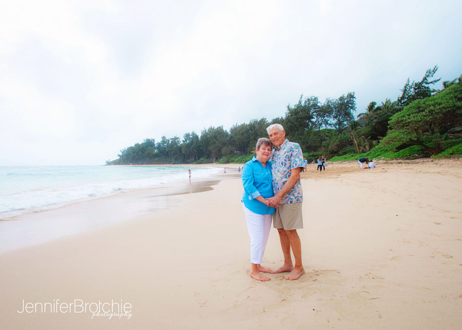 large-extended-vacation-turtle-bay-resort-north-shore-affordable-packages-extended-family-portraits-oahu-photographer-koolina-pictures-disney-aulani-photos