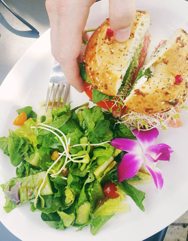 Oahu Photographer, Places to Eat on Oahu, Coffee on Oahu, Vacation Beach Portraits, Best Affordable Family Photoshoots