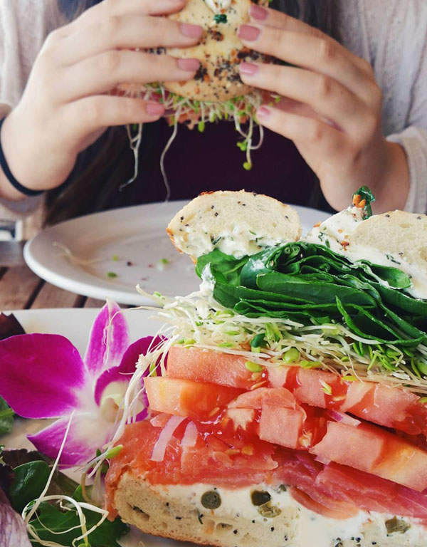 Oahu Photographer, Places to Eat on Oahu, Coffee on Oahu, Vacation Beach Portraits, Best Affordable Family Photoshoots