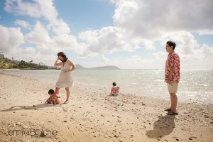 children and family beach pictures in oahu hawaii