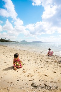 hawaii beach family photos in oahu, this is waialae beach