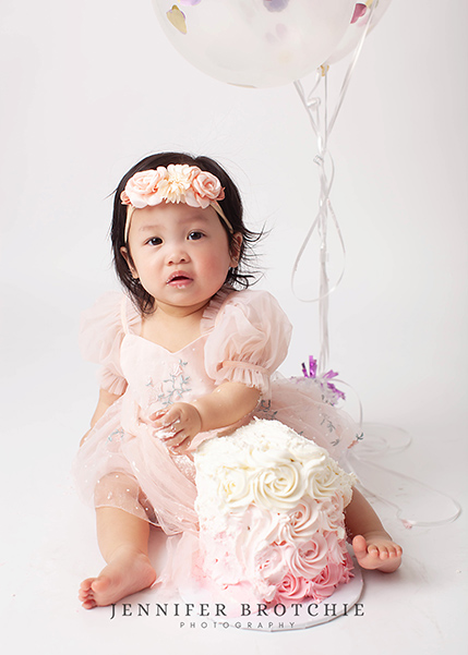 Redlands Cake Smash Shoot, Baby Birthday Studio Photoshoot