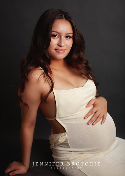 Redlands Studio Maternity Photoshoot, Affordable Studio Photoshoots